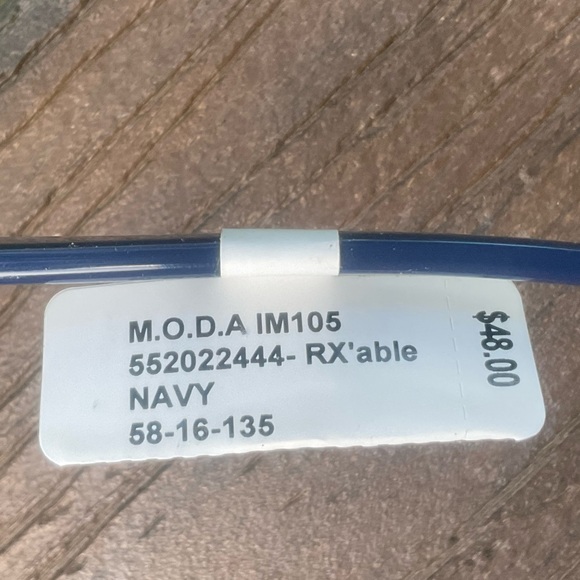 🌞 Blue M.O.D.A. Sunglasses 🌞 - Picture 4 of 5